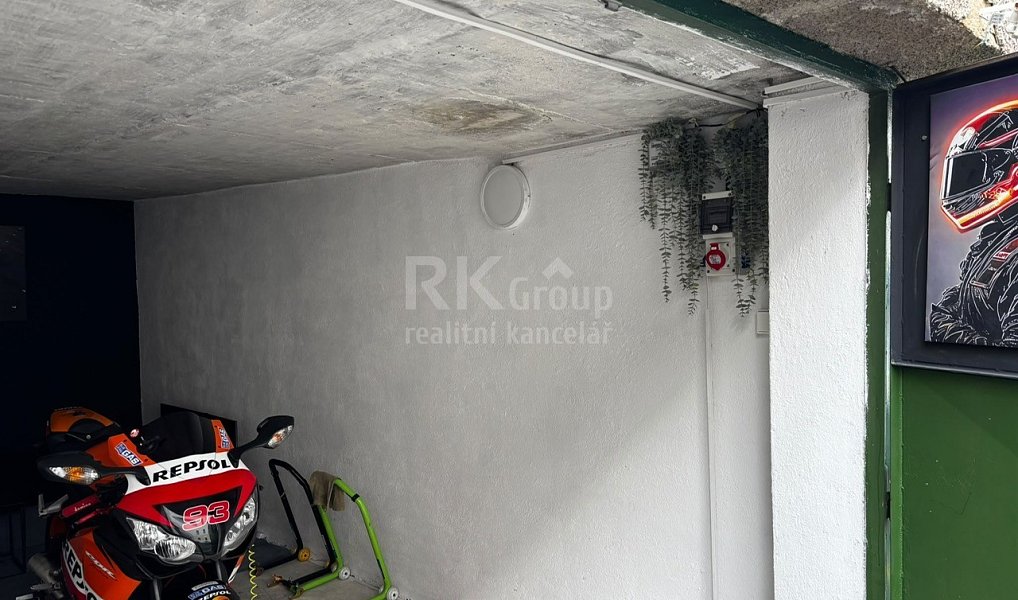 Pronájem garáže nebo skladu, 18 m2 + místo před garáží 12 m2, Praha 4 - Michle, ul. Kapitulská, Praha – náhled fotky 5