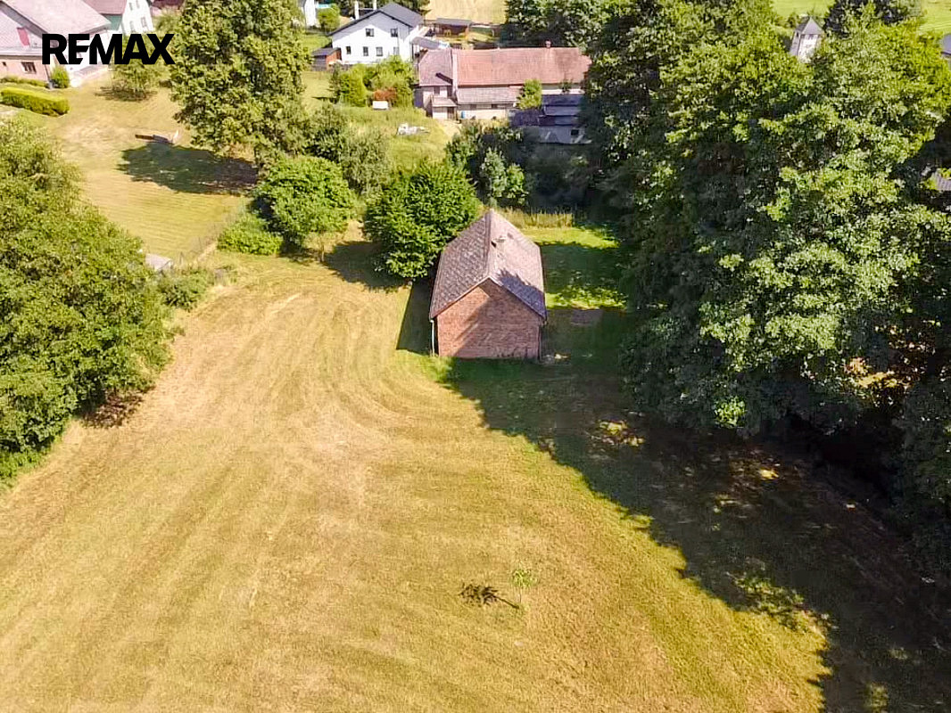 Prodej stavebního pozemku 3 735 m² – fotografie 2