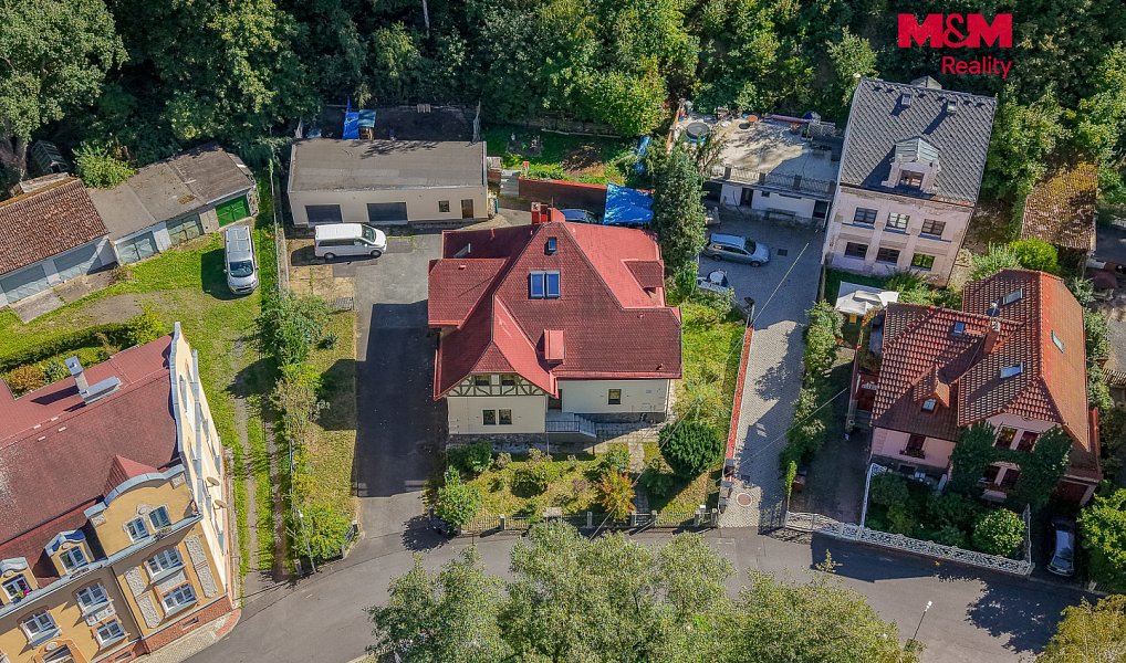 Prodej domu 486 m² s pozemkem 1 076 m², Dalovice – náhled fotky 2