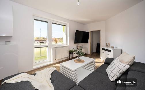 Prodej bytu 2+1 58 m², Smetanova, Sezemice, okres Pardubice