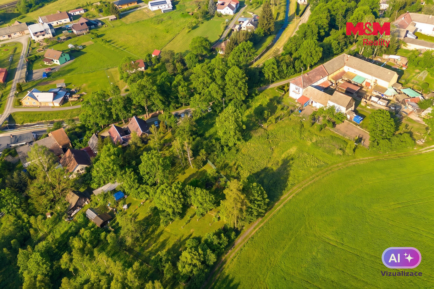 Prodej pozemku 1 989 m² – fotografie 4