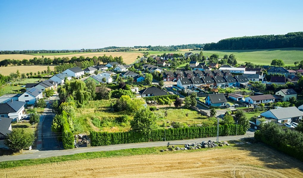 Prodej stavebního pozemku 1 377 m², Tršice – náhled fotky 2