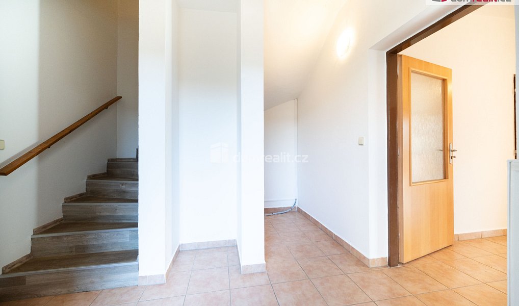 Prodej domu 253 m² s pozemkem 2 075 m², Dolní Třebonín – náhled fotky 3