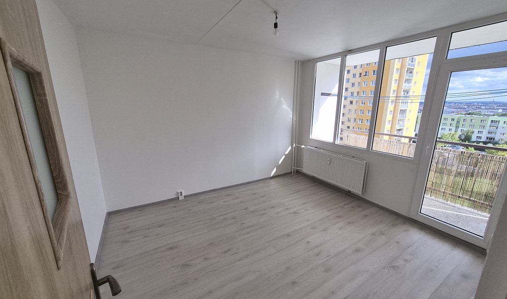 Pronájem bytu 4+1 85 m², Plzeň – náhled fotky 5