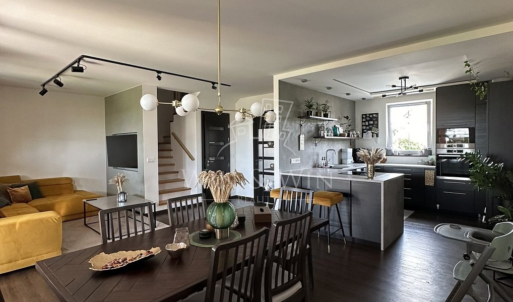 Prodej domu 106 m² s pozemkem 280 m², Postřižín – náhled fotky 3