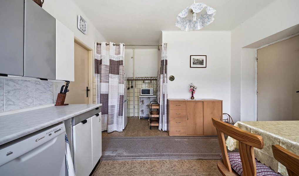 Prodej domu 100 m² s pozemkem 498 m², Holice – náhled fotky 4