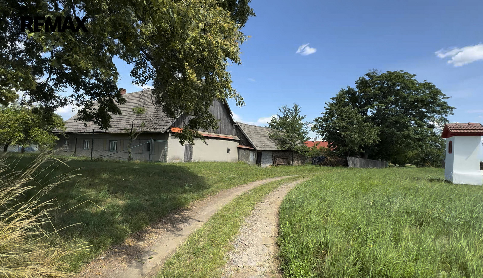 Prodej domu 230 m² s pozemkem 2 014 m² — photo 2