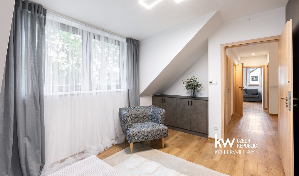 Prodej domu 145 m² s pozemkem 723 m², Zlonín – náhled fotky 24