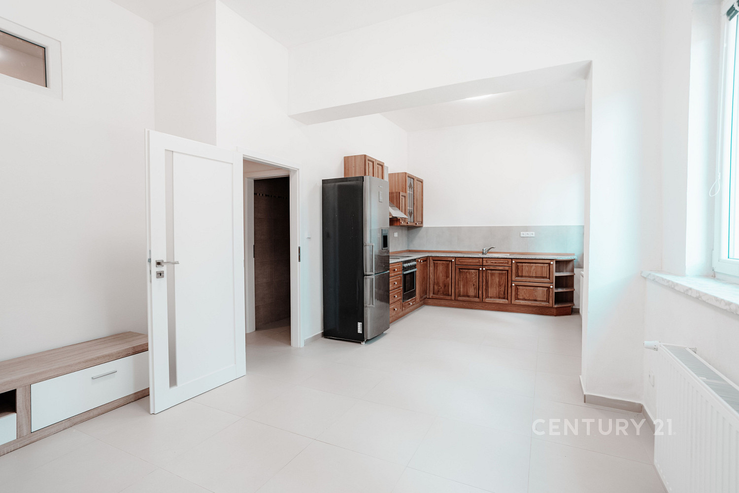 Pronájem bytu 2+kk 64 m² – fotografie 3
