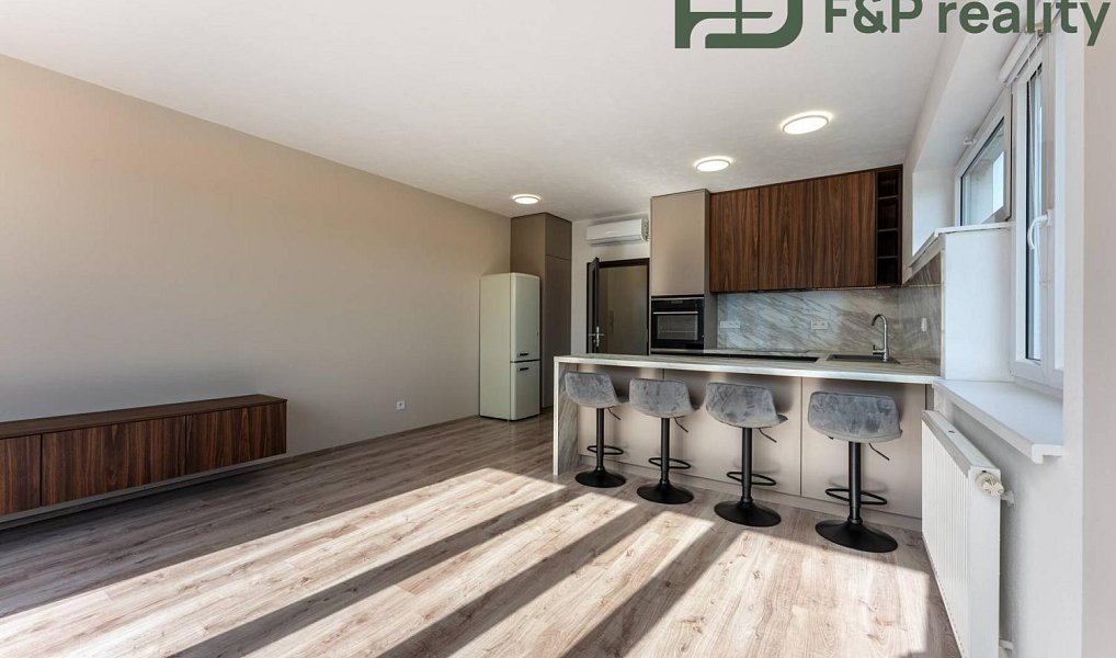 Pronájem bytu 2+kk 60 m², Velký Osek – náhled fotky 15