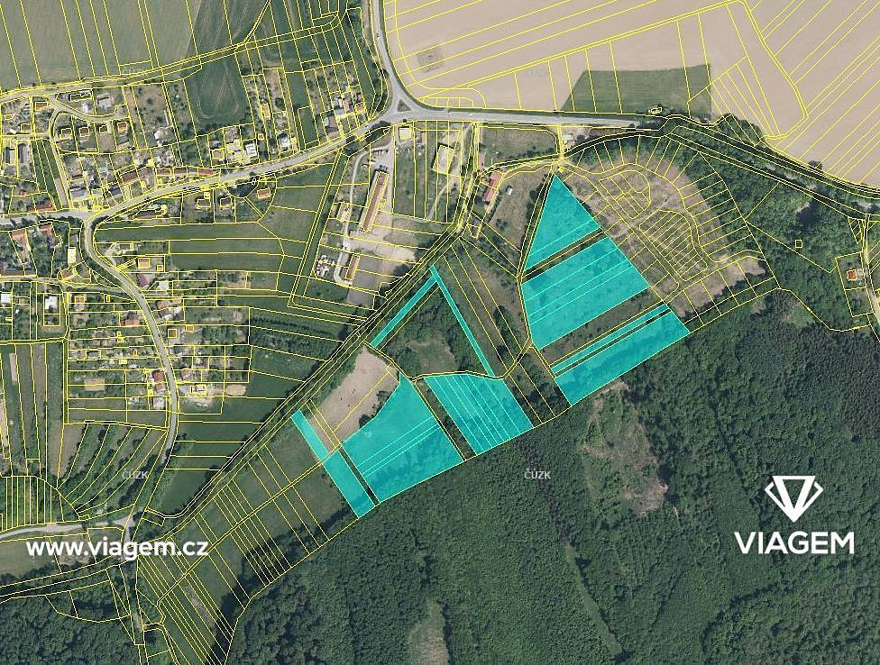 Prodej pole 2 501 m²