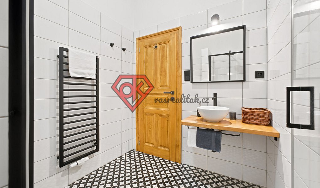 Prodej ubytovacího objektu 448 m², Králíky – náhled fotky 33