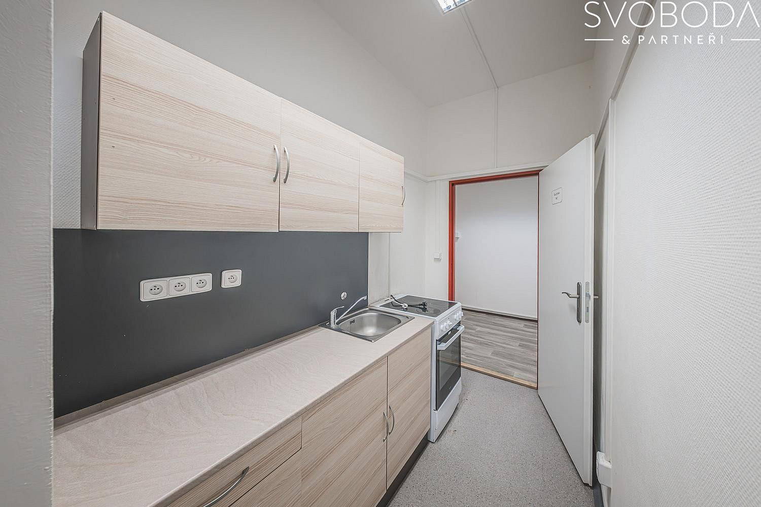 Pronájem bytu 2+1 90 m² – fotografie 3