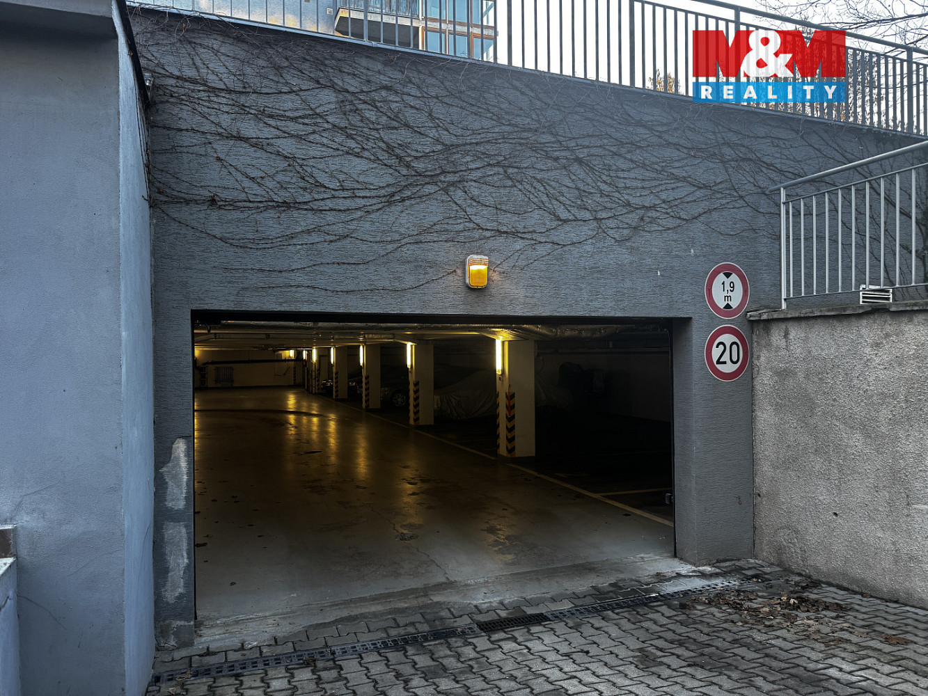 Prodej garážového stání v praze, ul. velká skála — photo 3