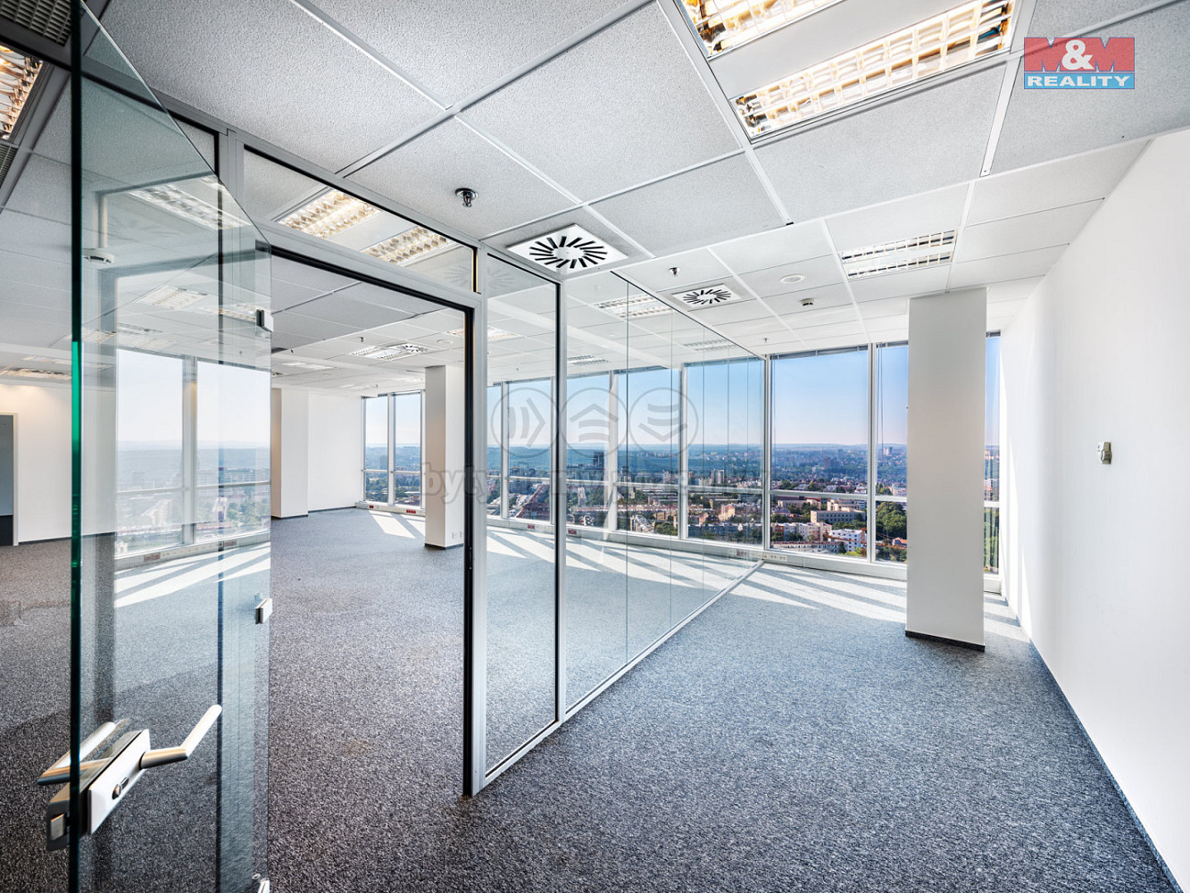 Pronájem kanceláře 268 m²