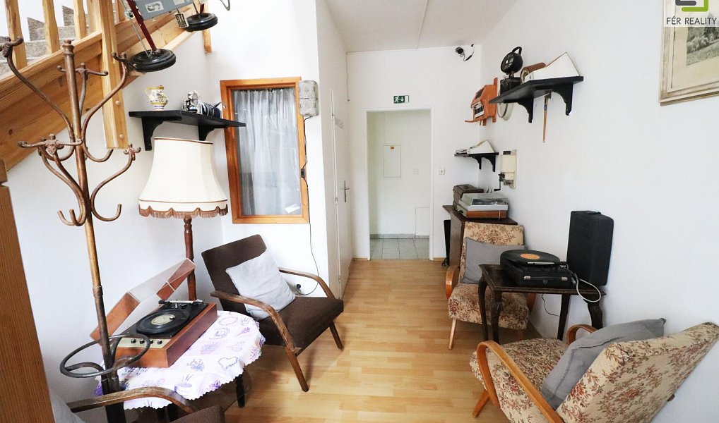 Prodej ubytovacího objektu 607 m², Vědomice – náhled fotky 16