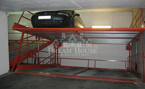 Pronájem parkovacího místa v podzemní garáži, Praha 2 - Vinohrady, v zakladači, Máchova, Praha 2 - Vinohrady