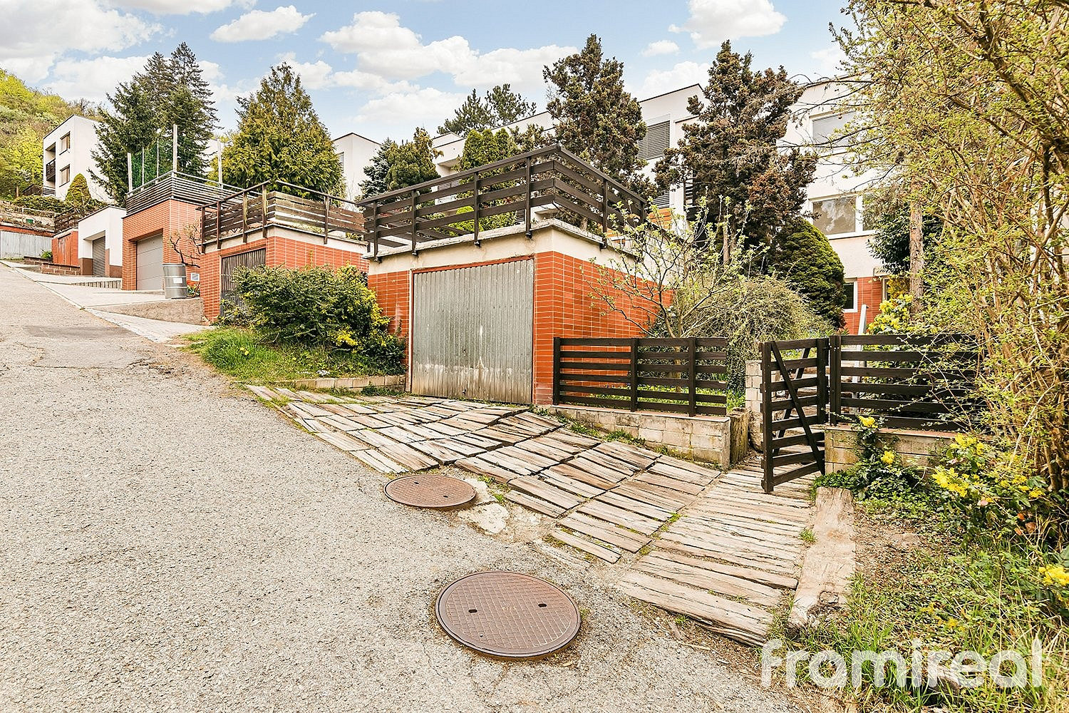 Prodej domu 198 m² s pozemkem 297 m²