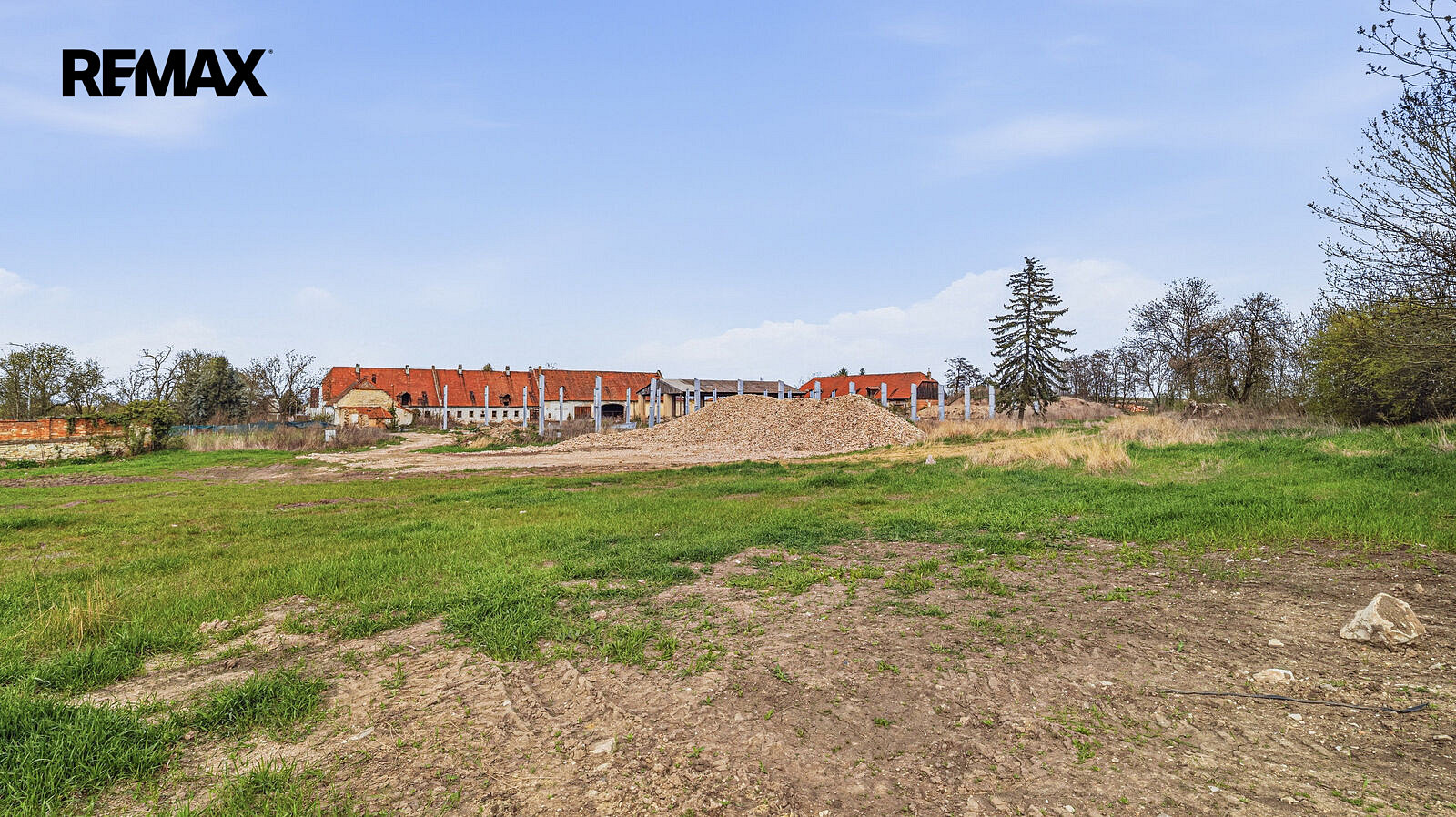 Prodej stavebního pozemku 827 m² – fotografie 5
