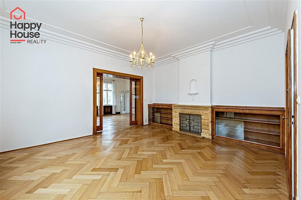 Pronájem bytu 6+kk 246 m² — photo 3