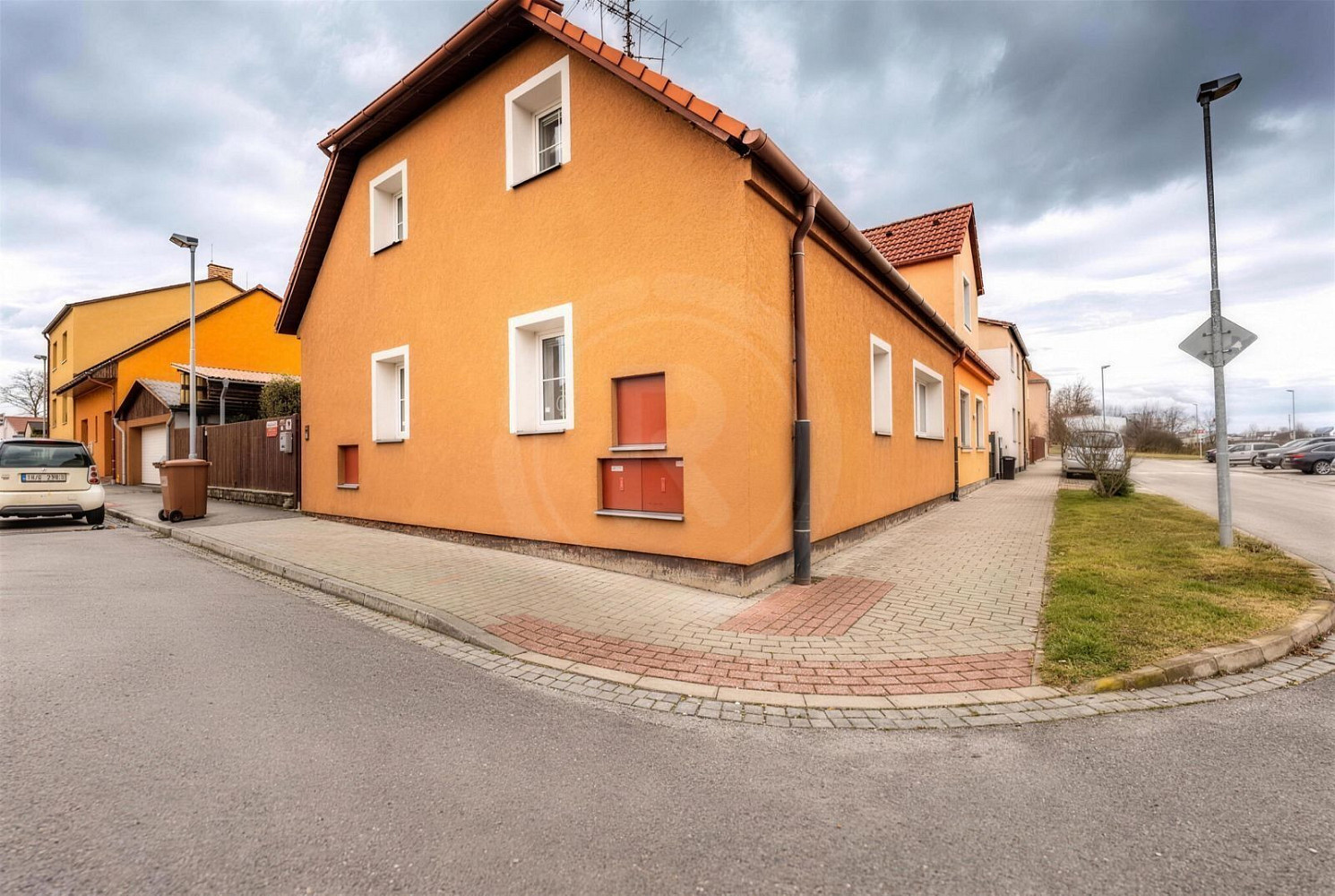 Prodej domu 160 m² s pozemkem 261 m² – fotografie 2