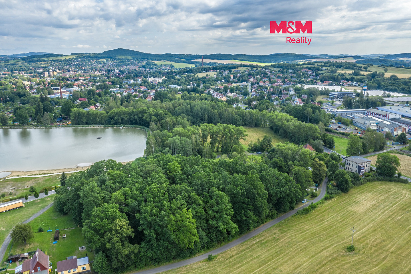 Prodej pozemku 2 552 m²