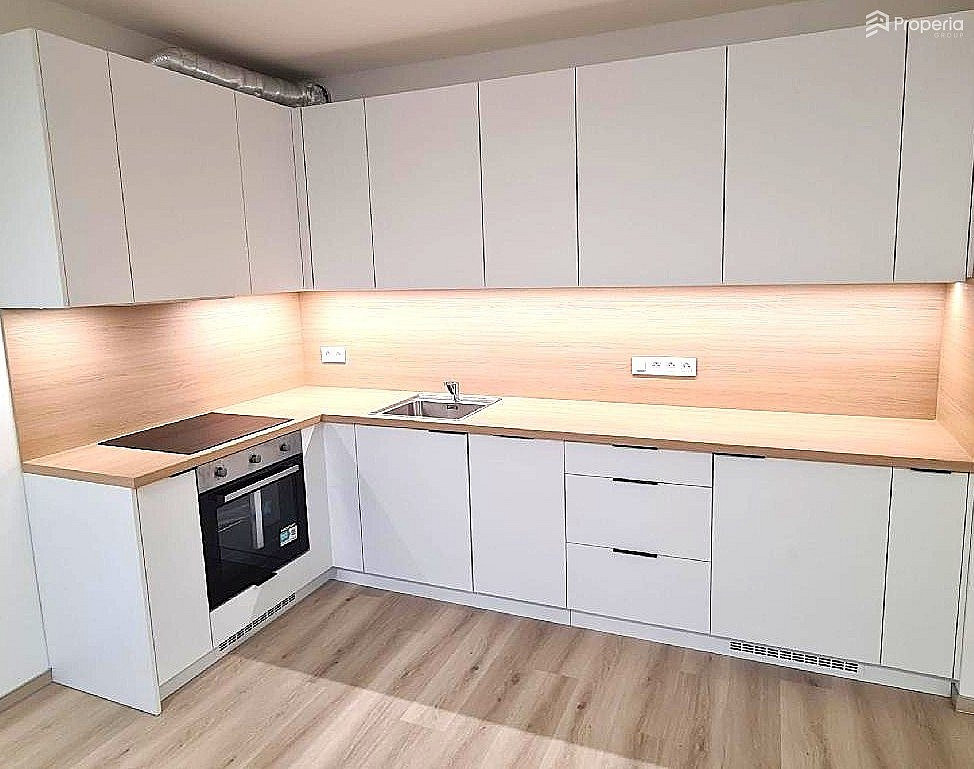 Pronájem bytu 1+kk 33 m² – fotografie 2