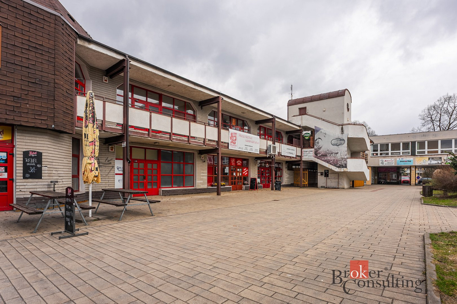 Prodej obchodních prostor 63 m² – fotografie 3