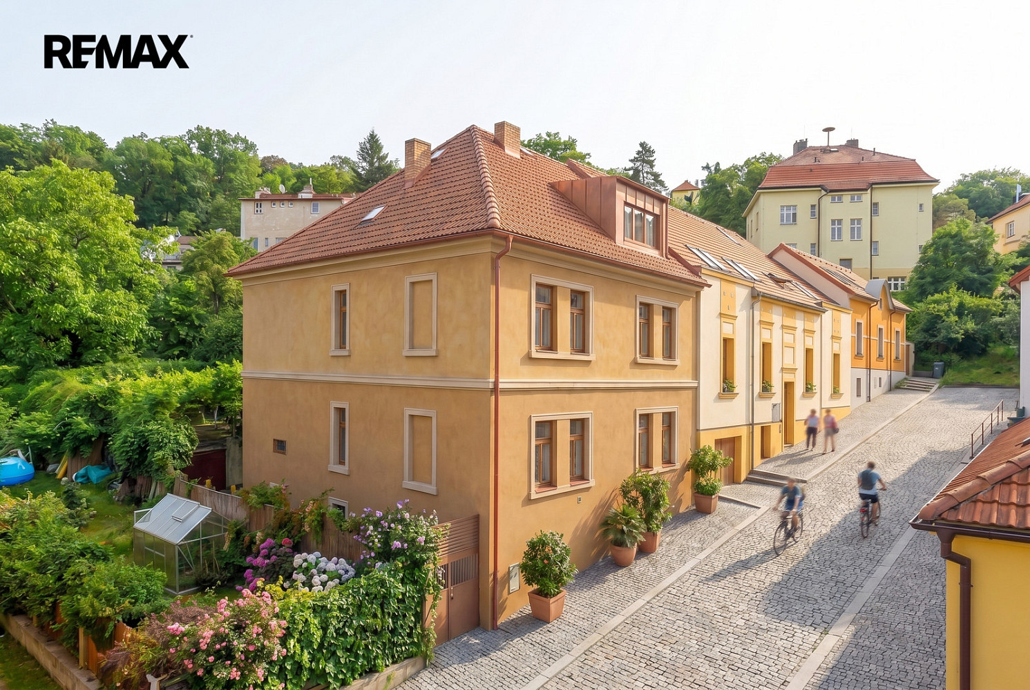 Prodej nájemního domu, činžáku 200 m²