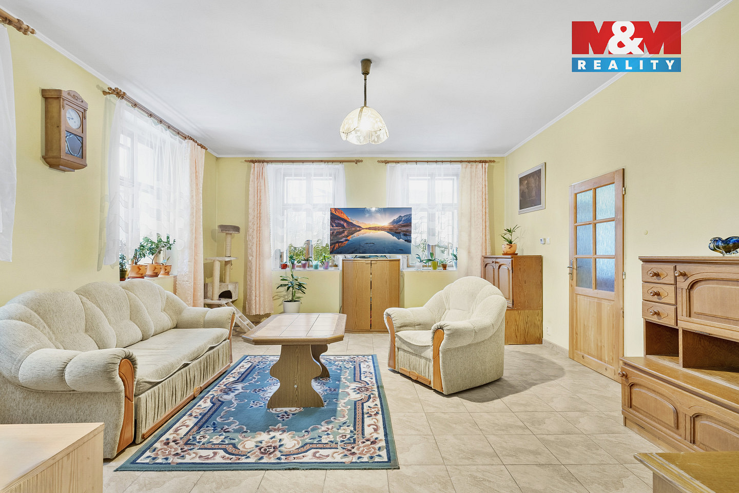 Prodej domu 1 028 m² s pozemkem 5 779 m² – fotografie 2