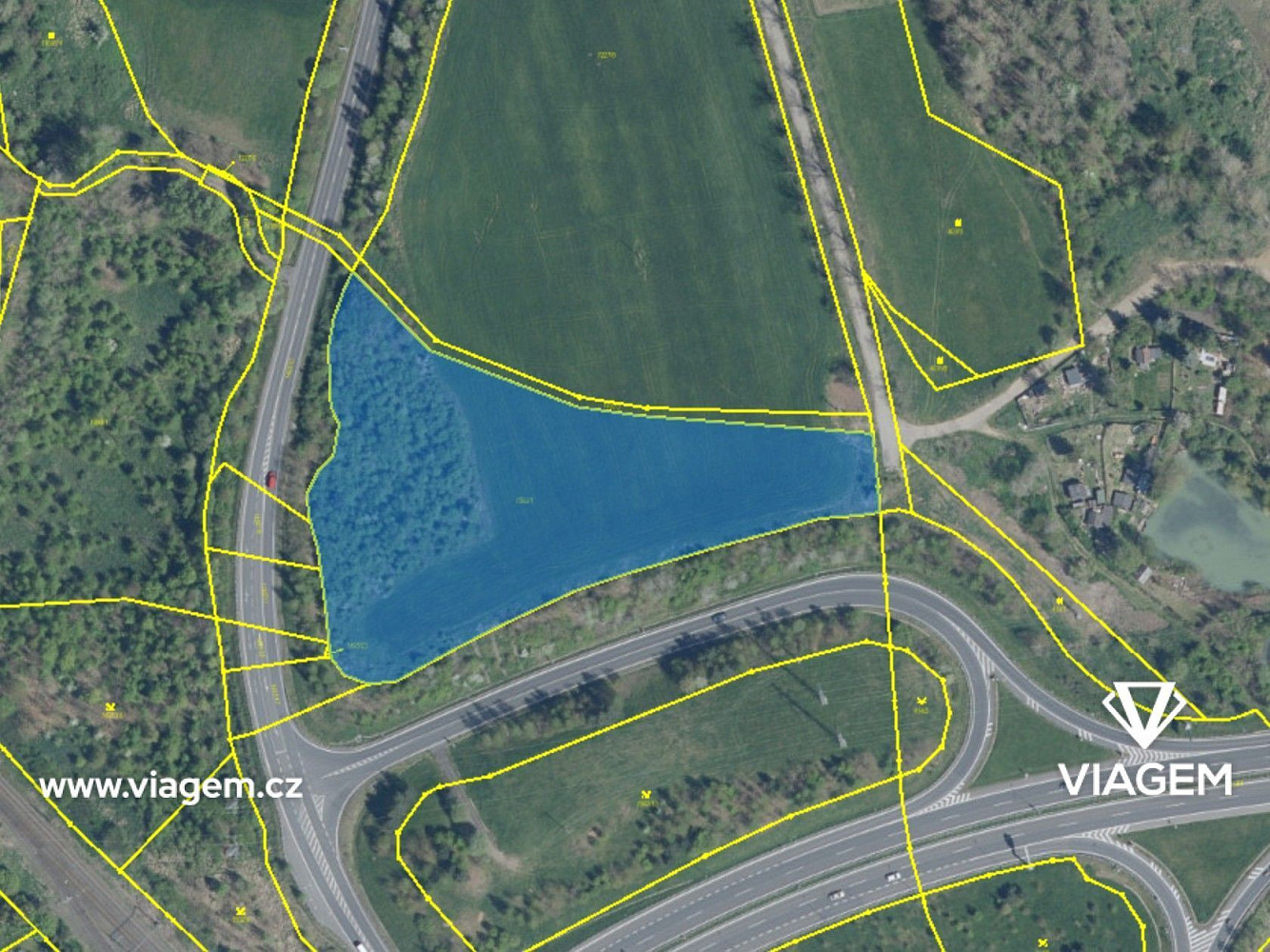 Prodej pole 3 242 m²
