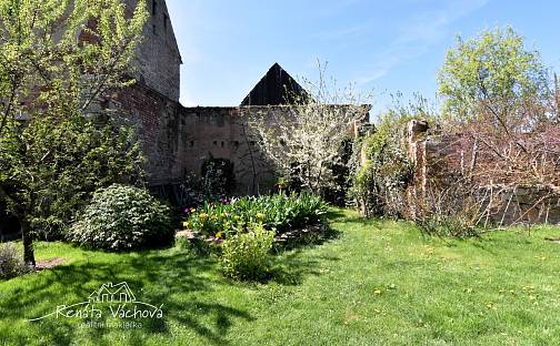 Prodej domu 234 m² s pozemkem 1 610 m², Hořesedly, okres Rakovník