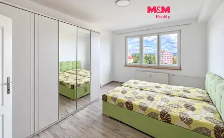 Pronájem bytu 3+1 76 m², Osvobození, Cheb