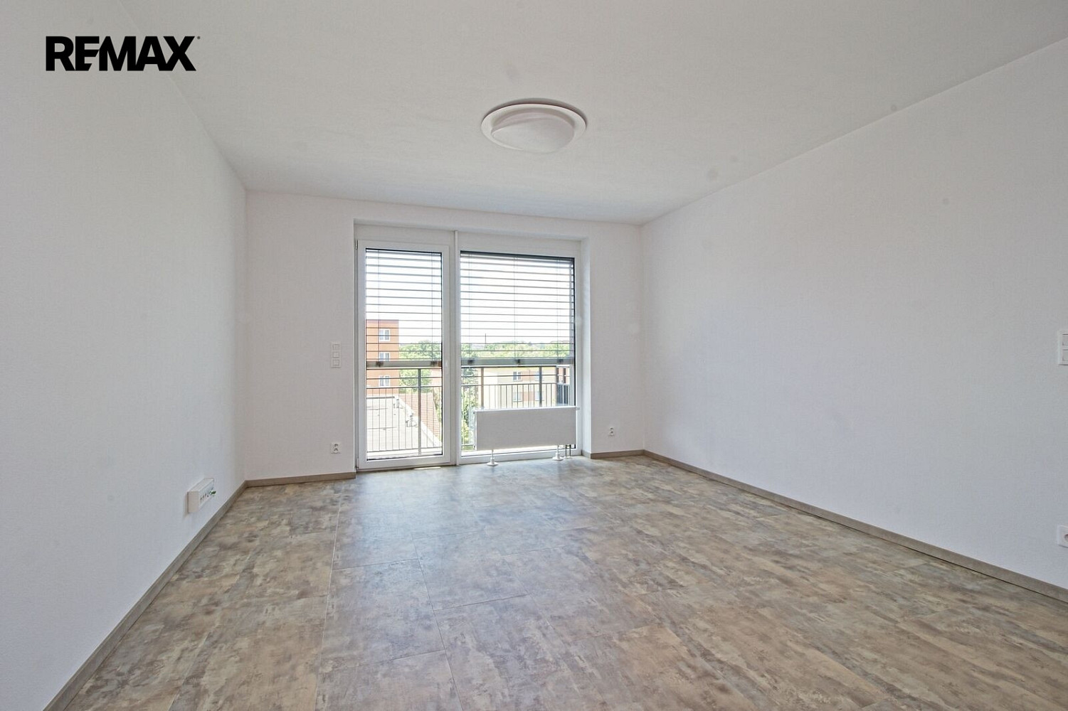 Pronájem bytu 2+kk 58 m² – fotografie 3