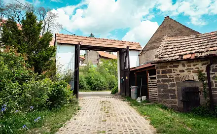 Prodej domu (jiného typu) 1 304 m² s pozemkem 20 583 m², Jarpice, okres Kladno