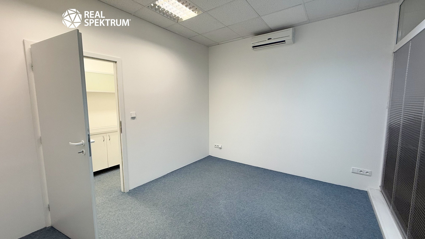 Pronájem kanceláře 92 m² – fotografie 2