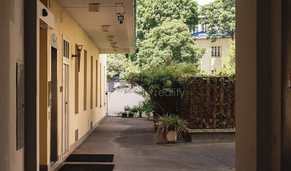Pronájem bytu 3+kk 100 m², Praha – náhled fotky 22