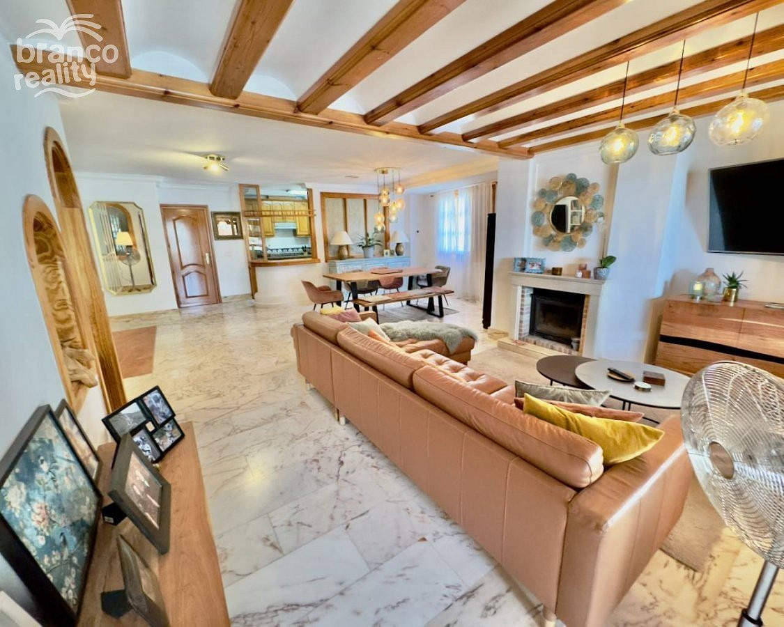 Prodej domu 270 m² s pozemkem 500 m² - Vista 3