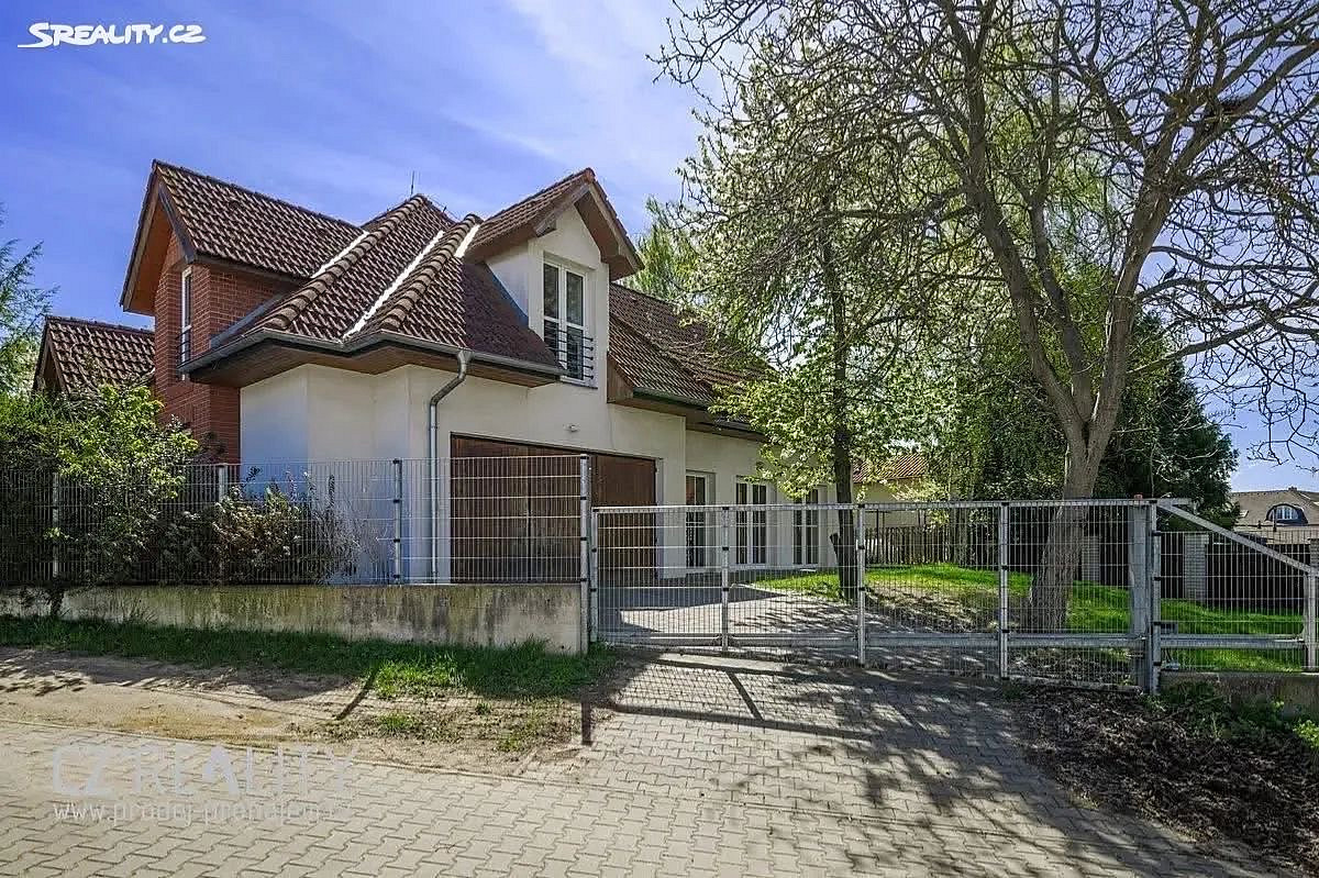 Prodej domu 300 m² s pozemkem 1 300 m² — photo 2