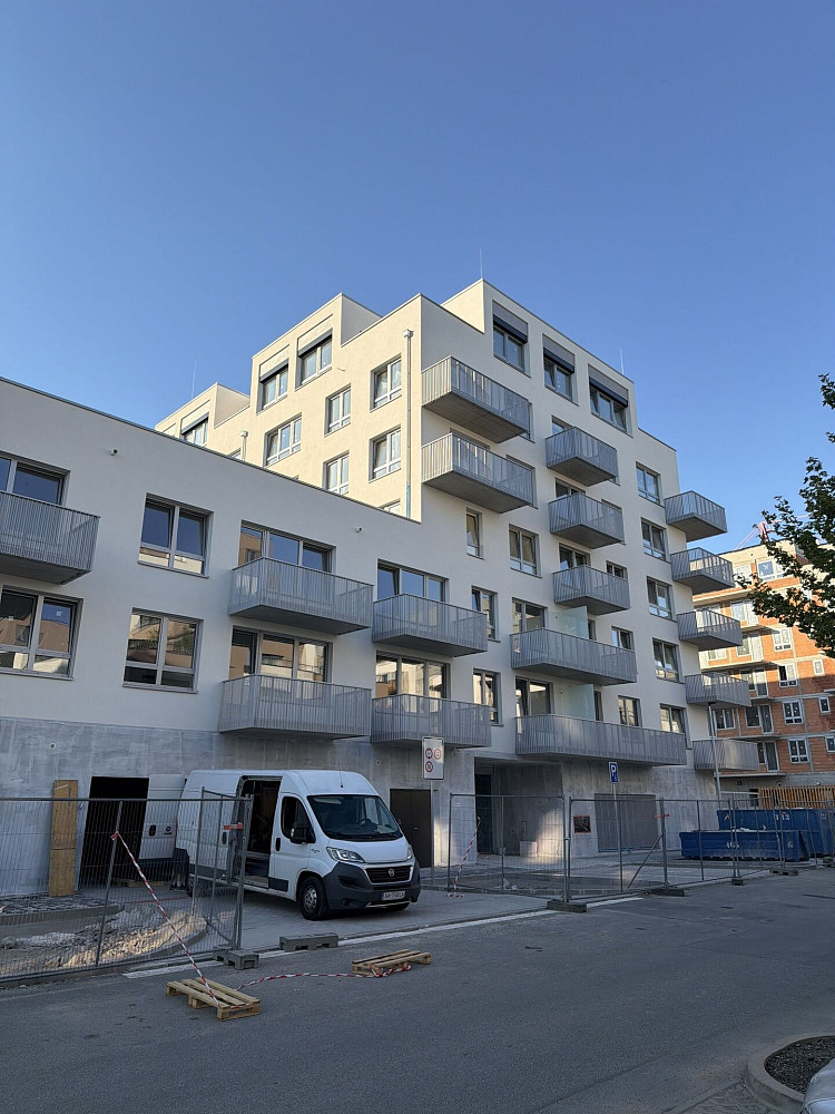 Prodej bytu 2+kk 41 m² — photo 2