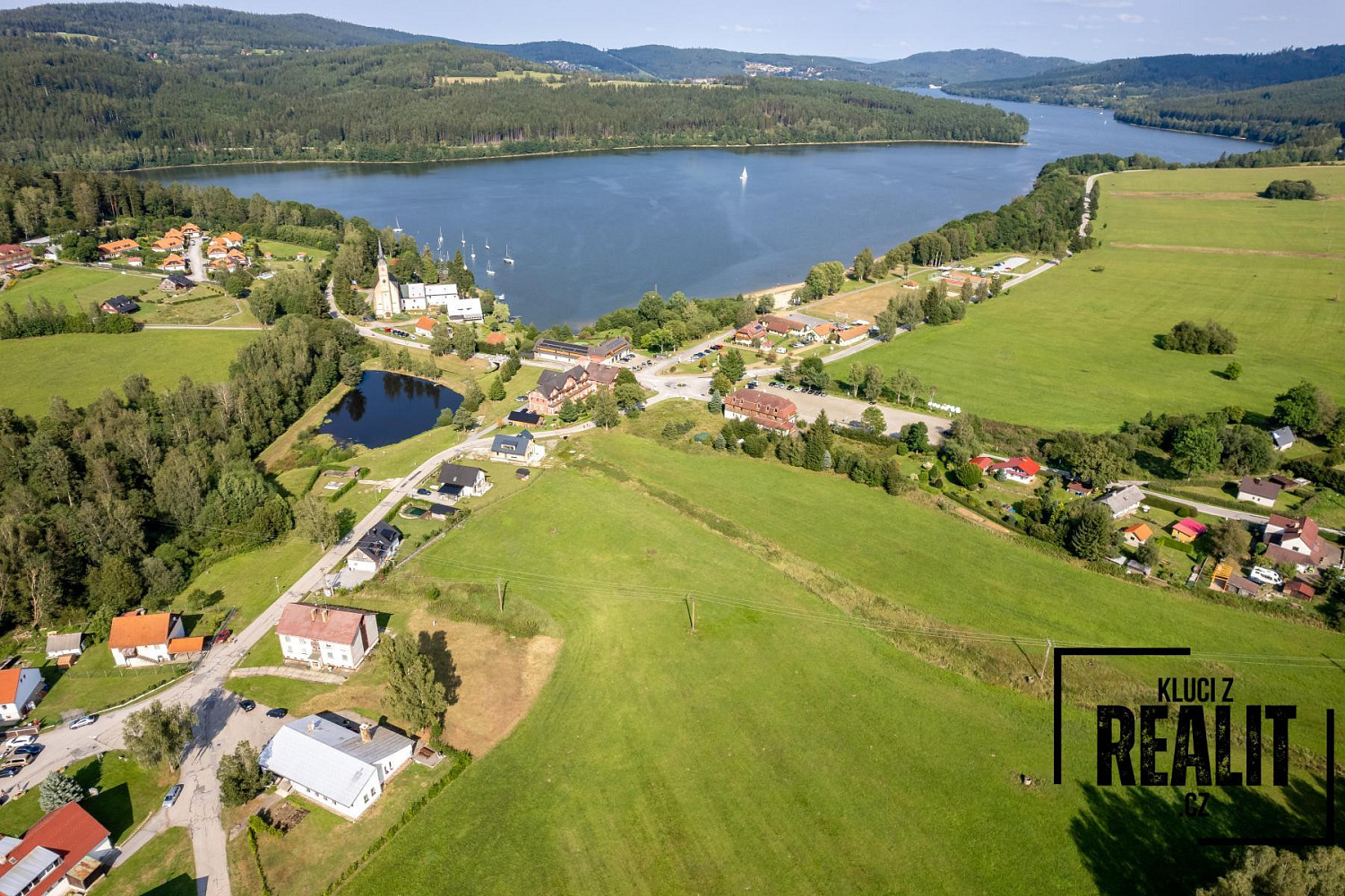 Prodej stavebního pozemku 1 207 m² – fotografie 2