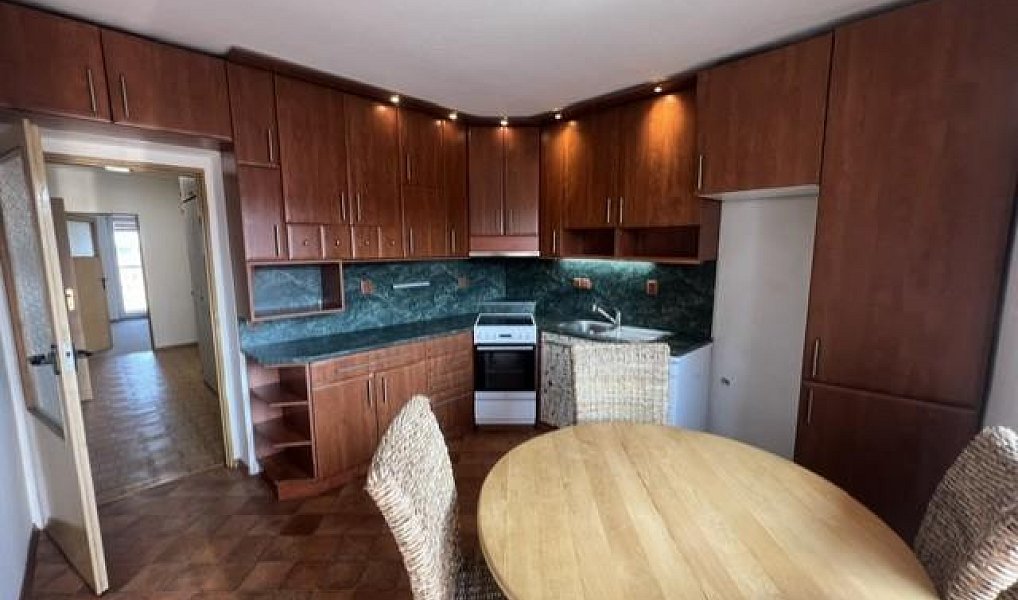Pronájem bytu 3+1 90 m², Třeboň – náhled fotky 2