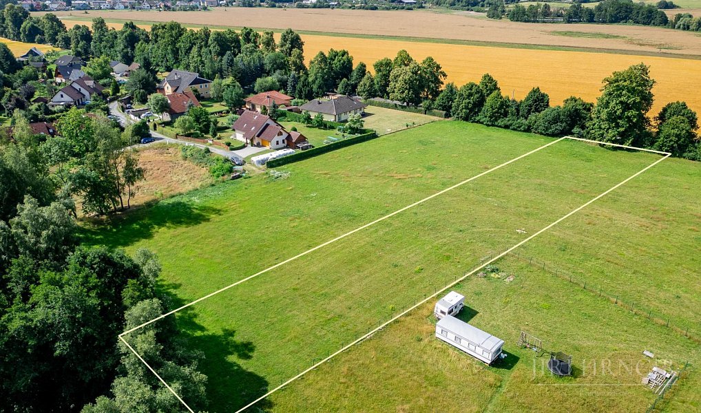 Prodej stavebního pozemku 3 400 m², Trhanov – náhled fotky 2