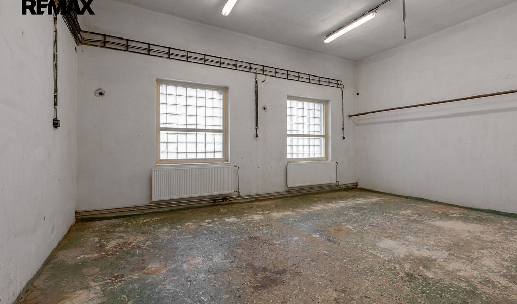Prodej výrobních prostor 1 161 m², Nechanice – náhled fotky 15