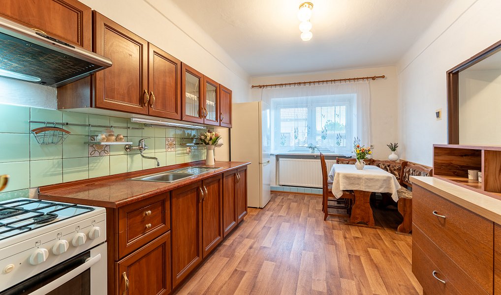 Prodej domu 200 m² s pozemkem 1 330 m², Kubšice – náhled fotky 4