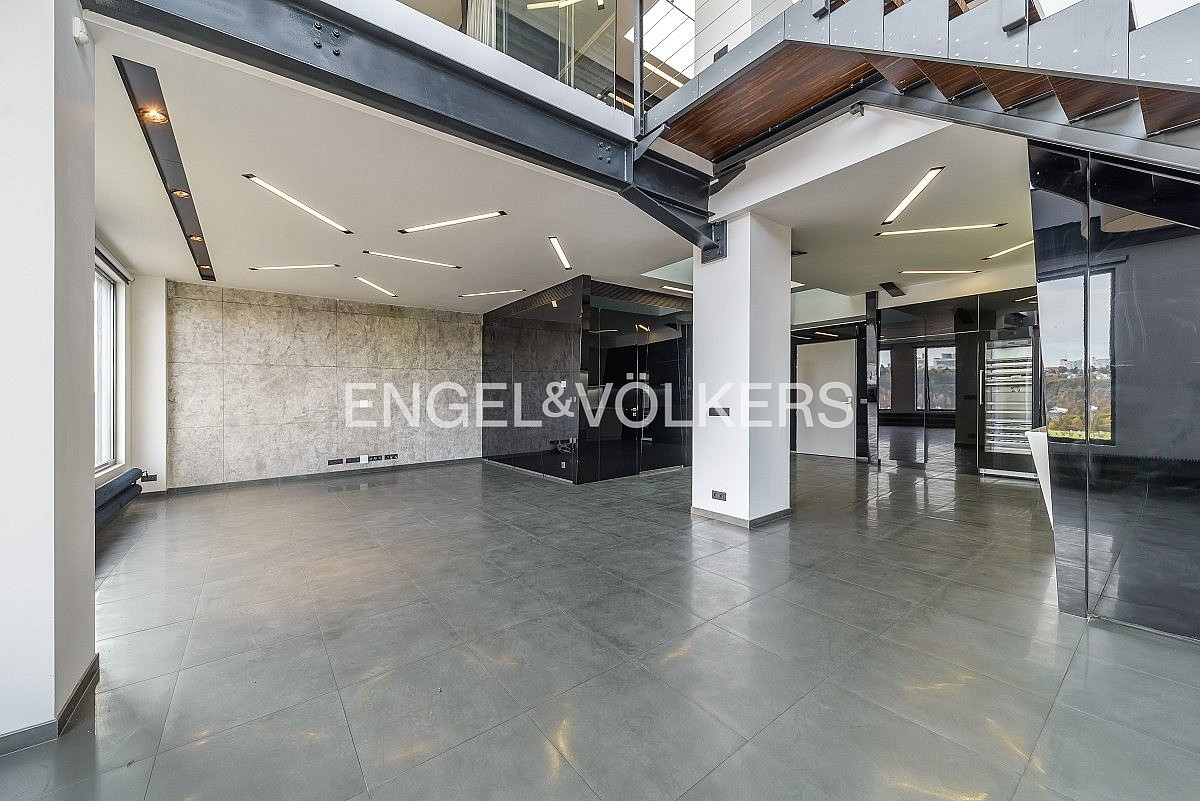 Pronájem bytu 4+kk 421 m² – fotografie 2