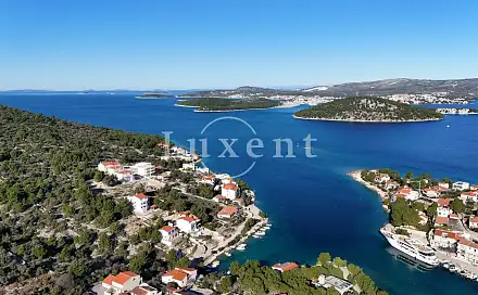 Prodej stavebního pozemku 988 m², Rogoznica, Chorvatsko