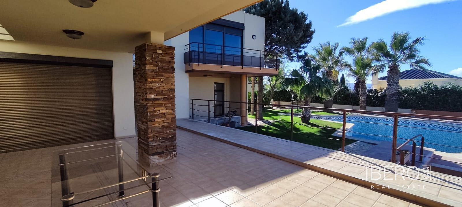 Prodej domu 600 m² s pozemkem 1 447 m²