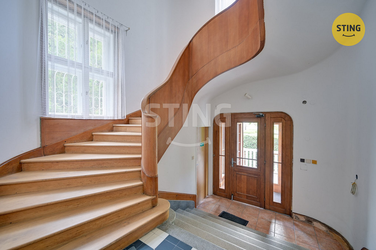 Pronájem kanceláře 315 m² – fotografie 3