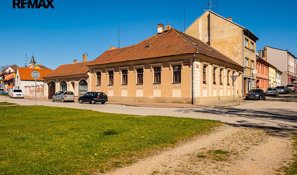Prodej obchodních prostor 516 m², Lišov – náhled fotky 3